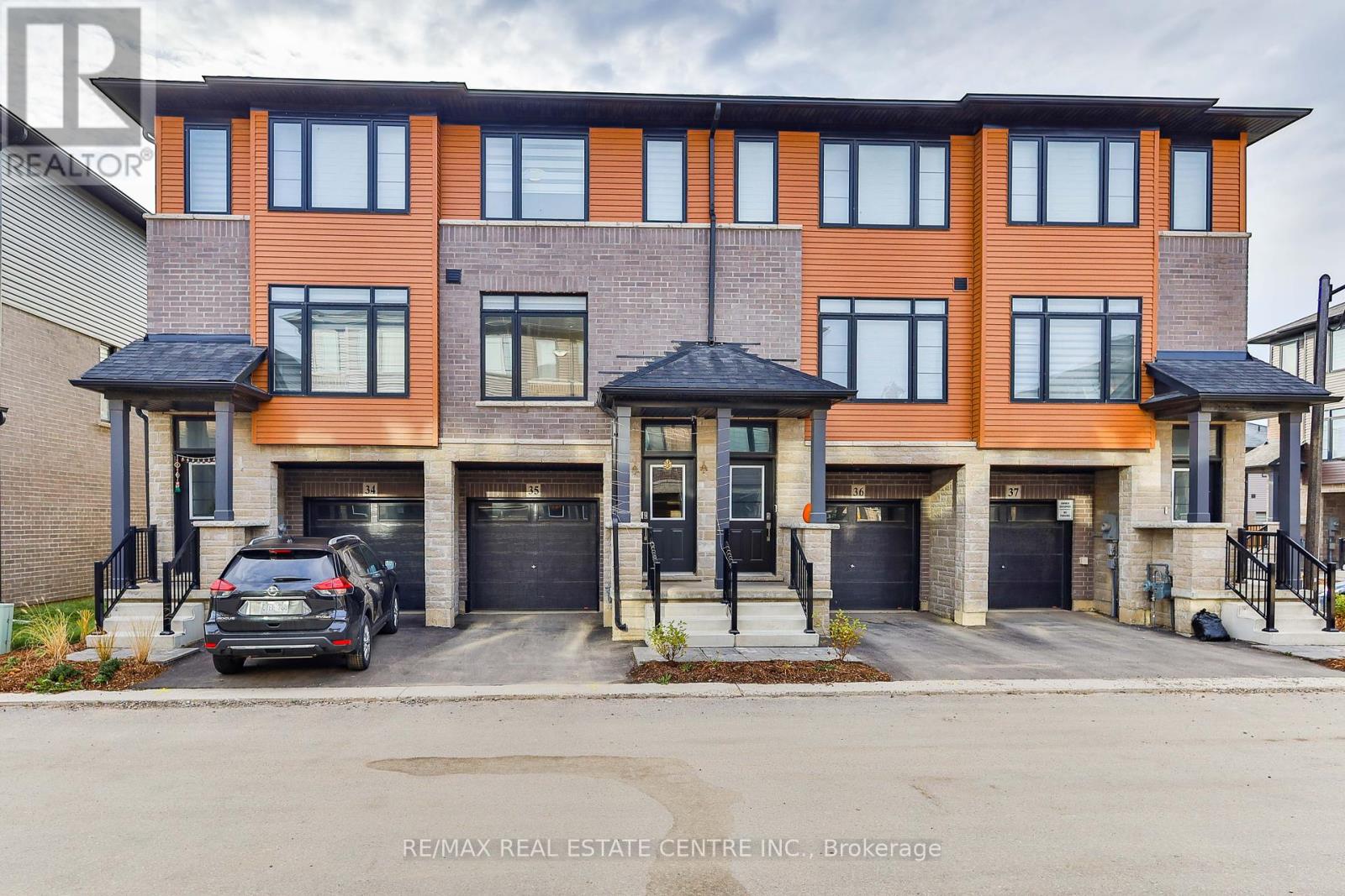 35 461 Blackburn Dr, Brantford, ON N3T 0W9