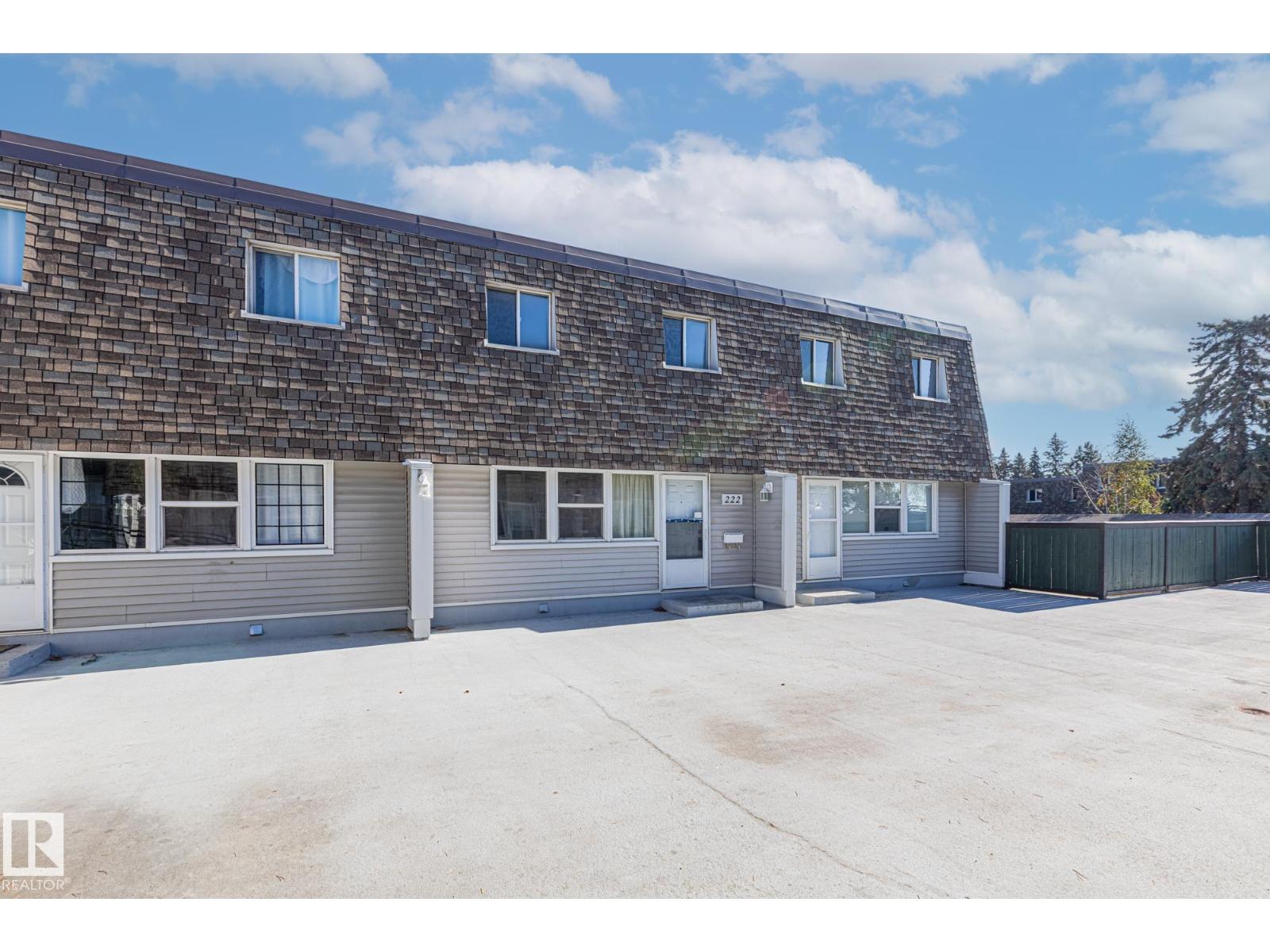222 Village On The Grn NW, Edmonton, AB T5A 1H2