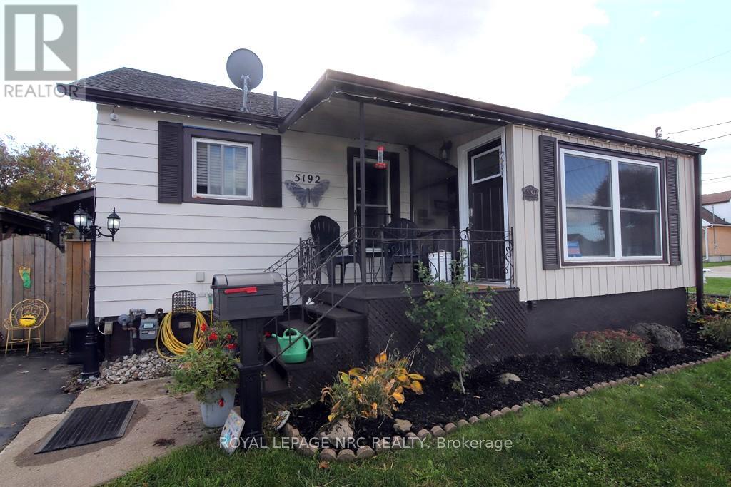 5192 Hamilton St, Niagara Falls, ON L2E 2W3