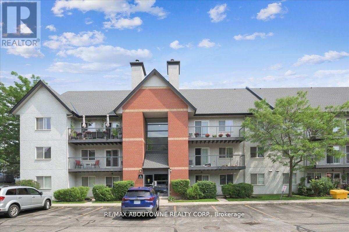 921 1450 Glen Abbey Gate, Oakville, ON L6M 2G6
