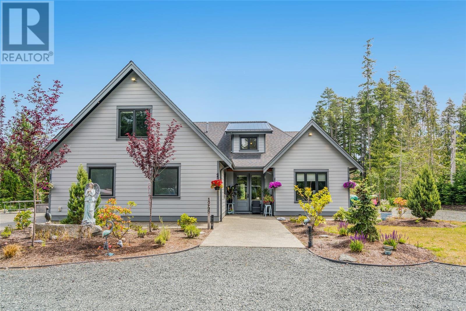 1248 Station Rd, Coombs, BC V0R 1M0