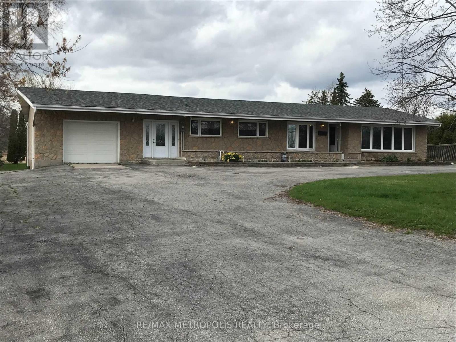 1602 Taunton Rd E, Clarington, ON L0B 1J0