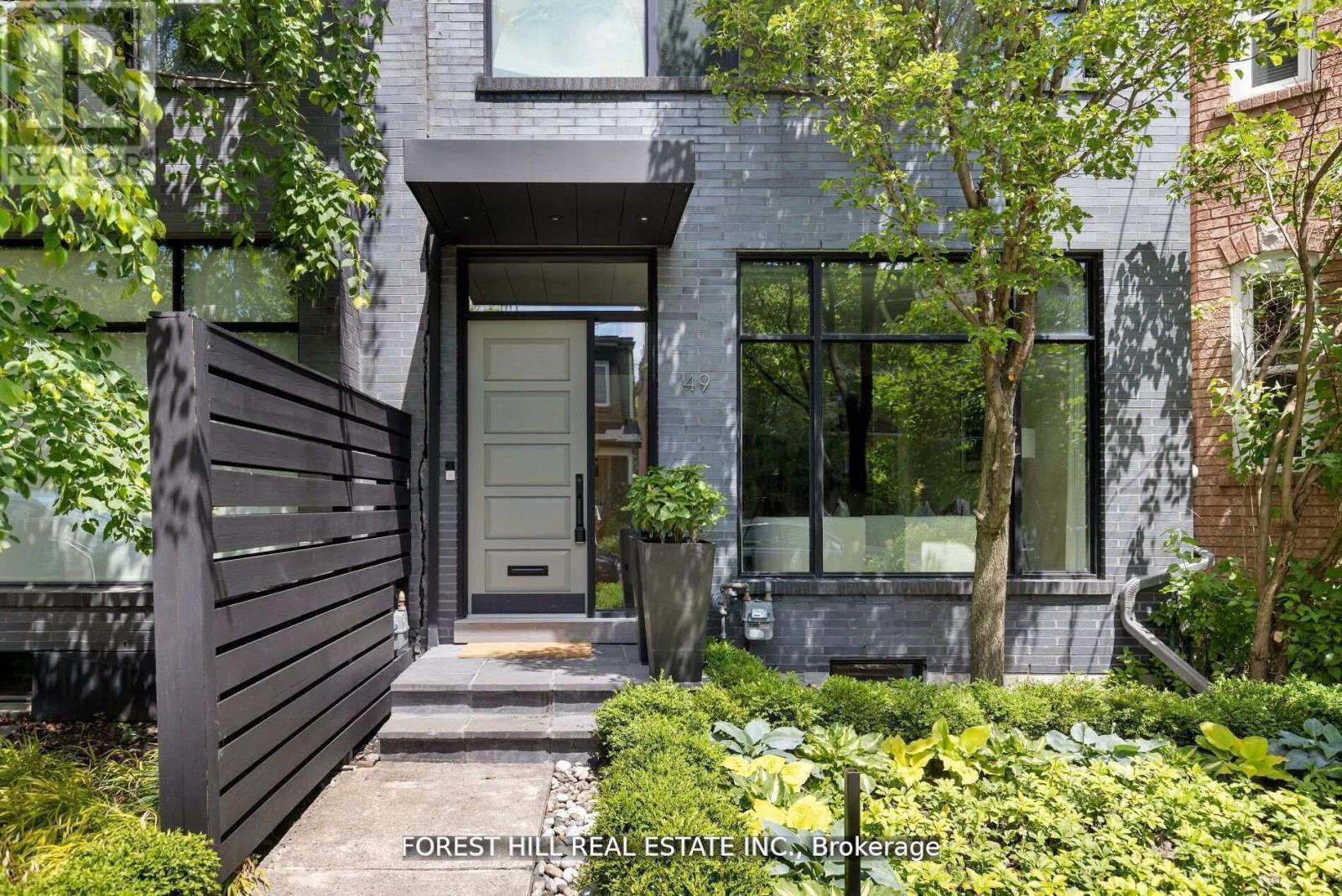 49 Brookfield St, Toronto, ON M6J 3A8