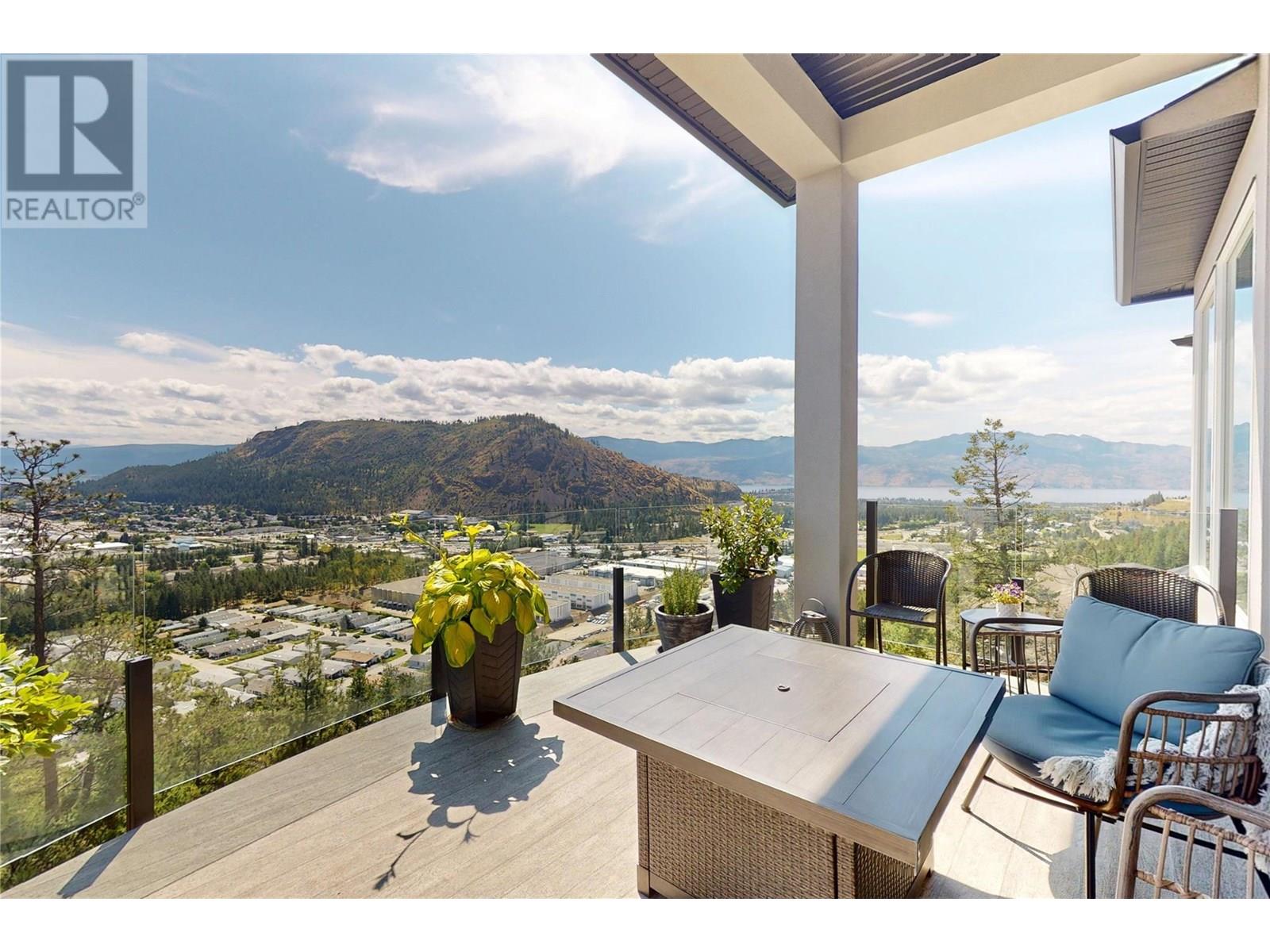 2502 Hedgestone Dr, West Kelowna, BC V4T 2Y3