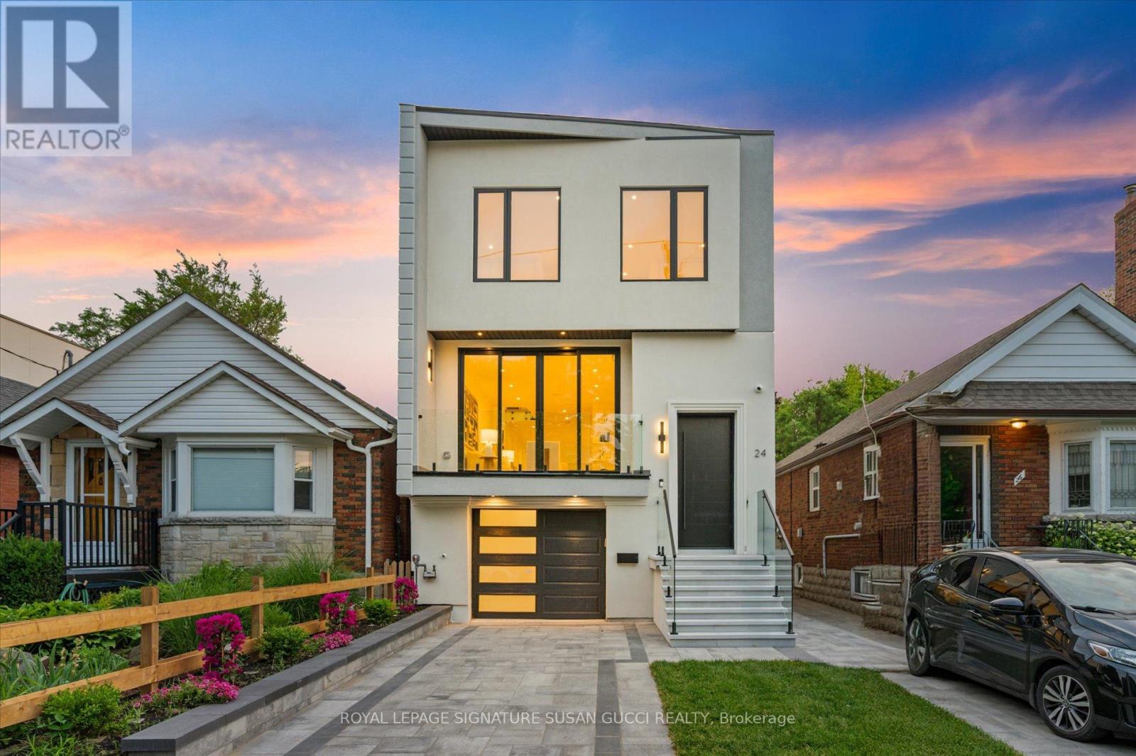 24 Elmsdale Rd, Toronto, ON M4J 3M4