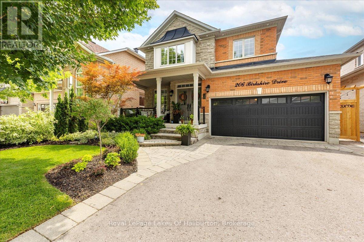 206 Birkshire Dr, Aurora, ON L4G 7R8