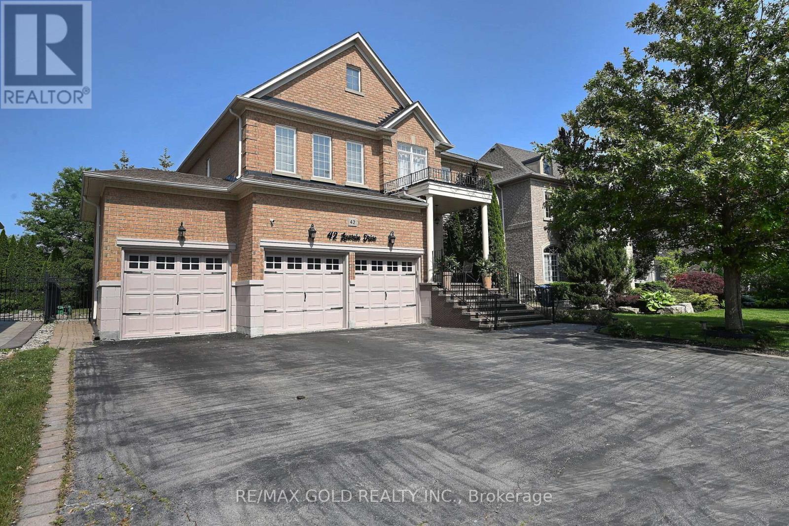 42 Louvain Dr, Brampton, ON L6P 1W7