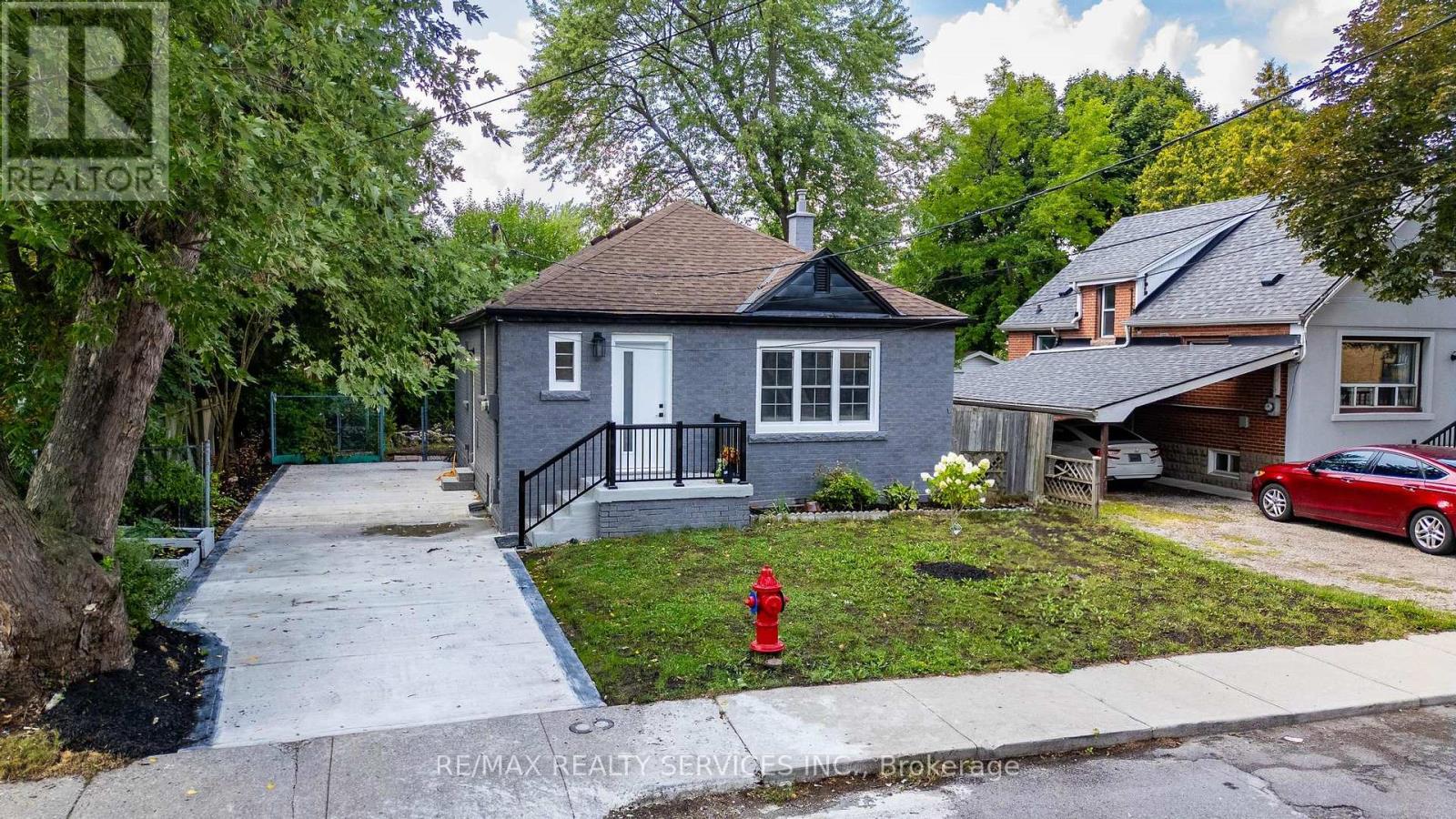 74 W 3rd St, Hamilton, ON L9C 3K3