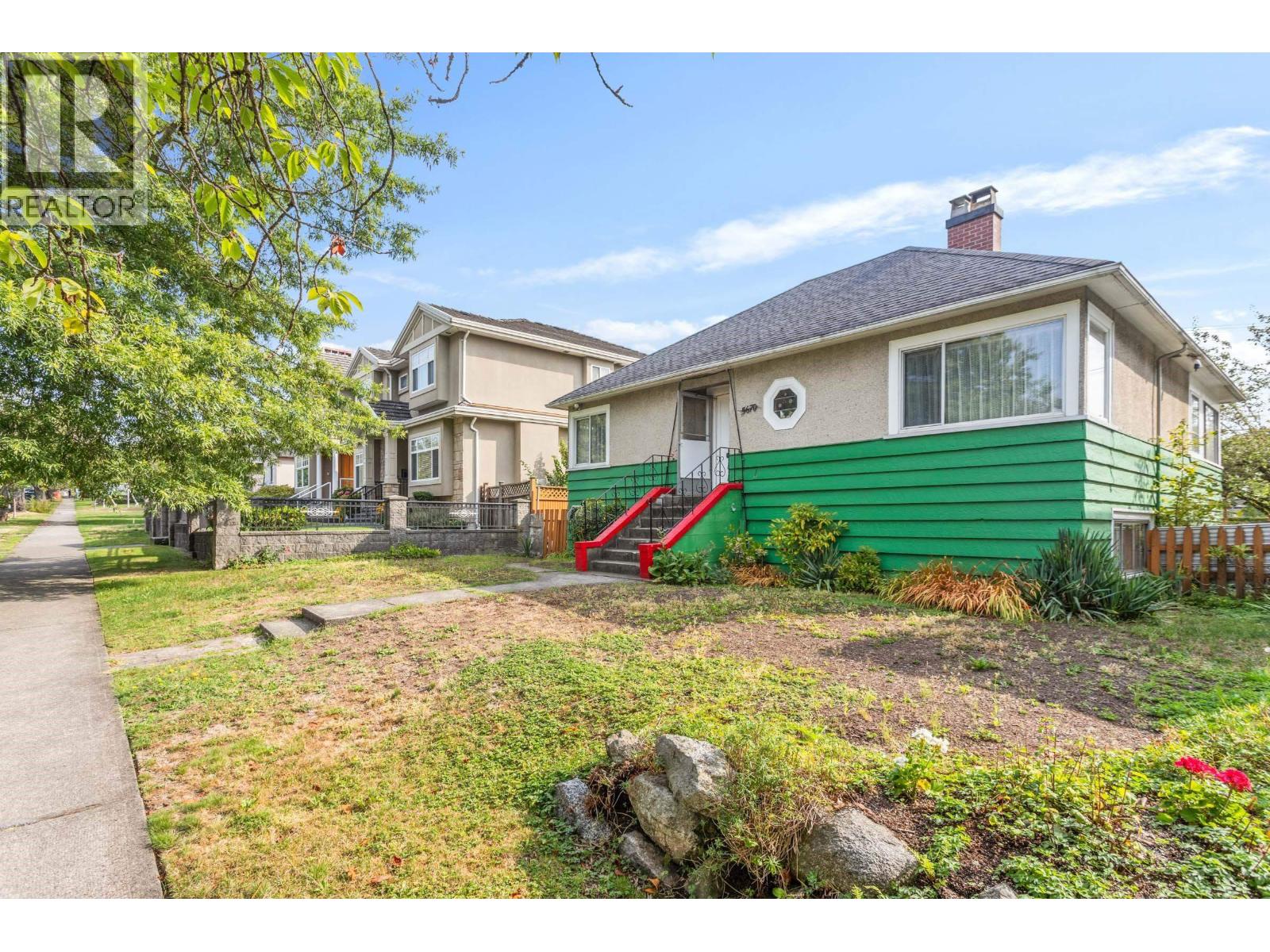5670 Columbia St, Vancouver, BC V5Y 3H7