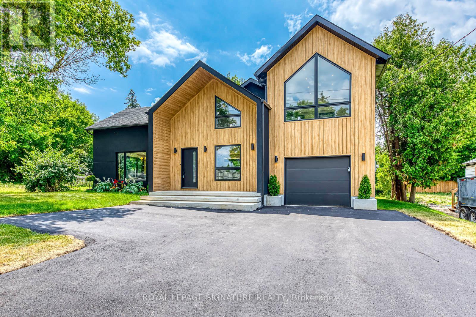 11024 Trafalgar Rd, Halton Hills, ON L7G 4S5