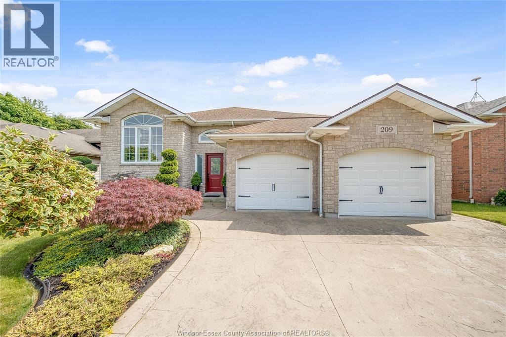 209 James Ave, Kingsville, ON N9Y 4B4