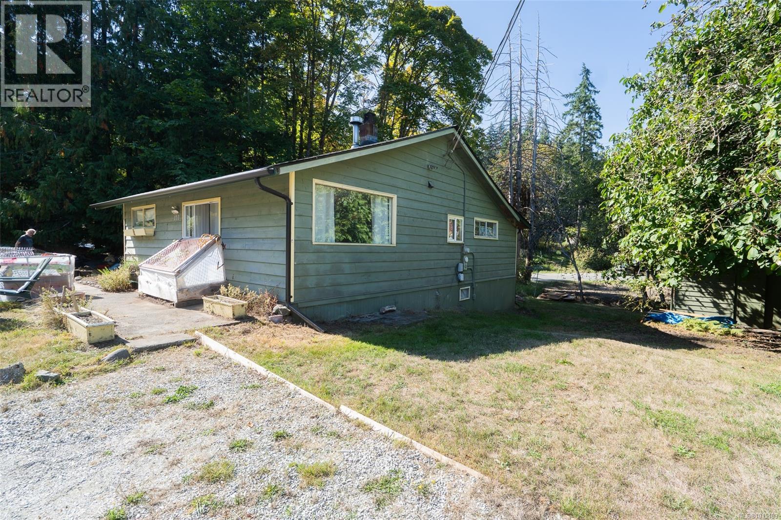 110 Ross Rd, Salt Spring, BC V8K 1N8