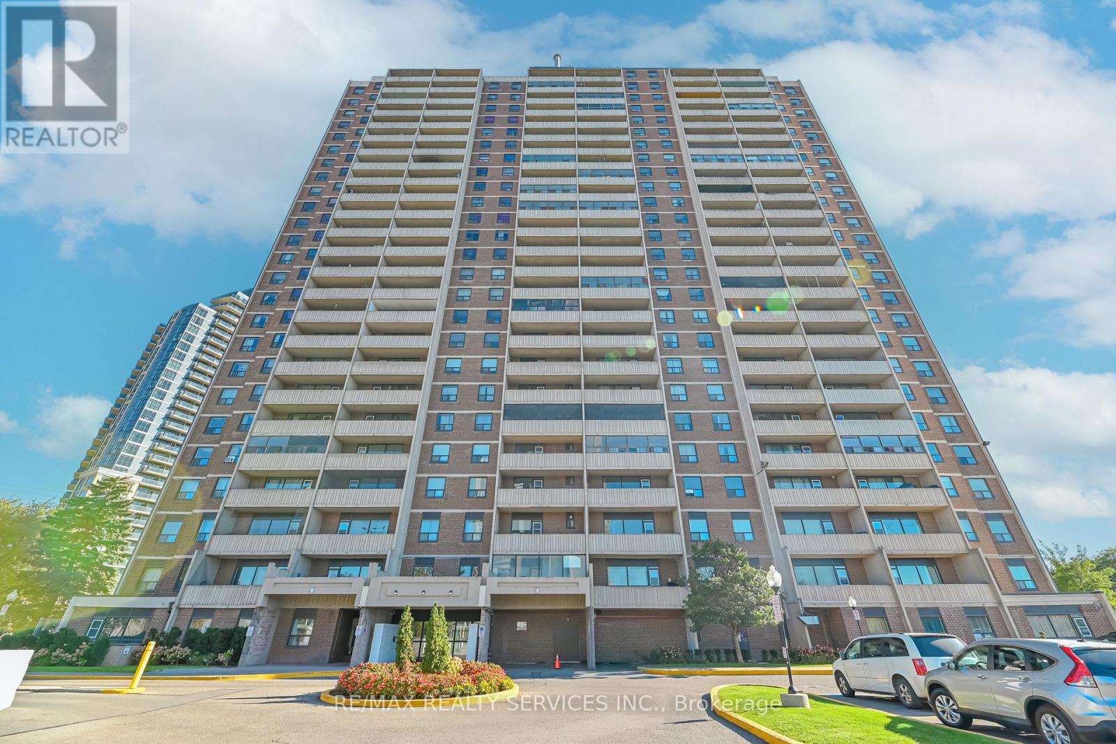 704 3390 Weston Rd, Toronto, ON M9M 2X3
