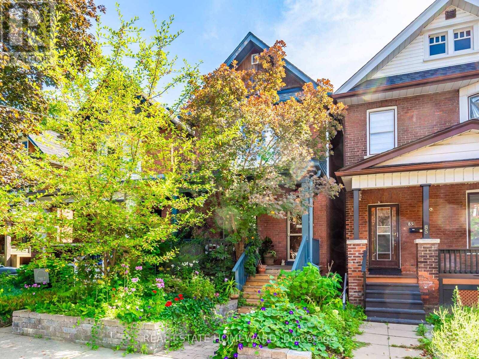 87 Harcourt Ave, Toronto, ON M4J 1J3