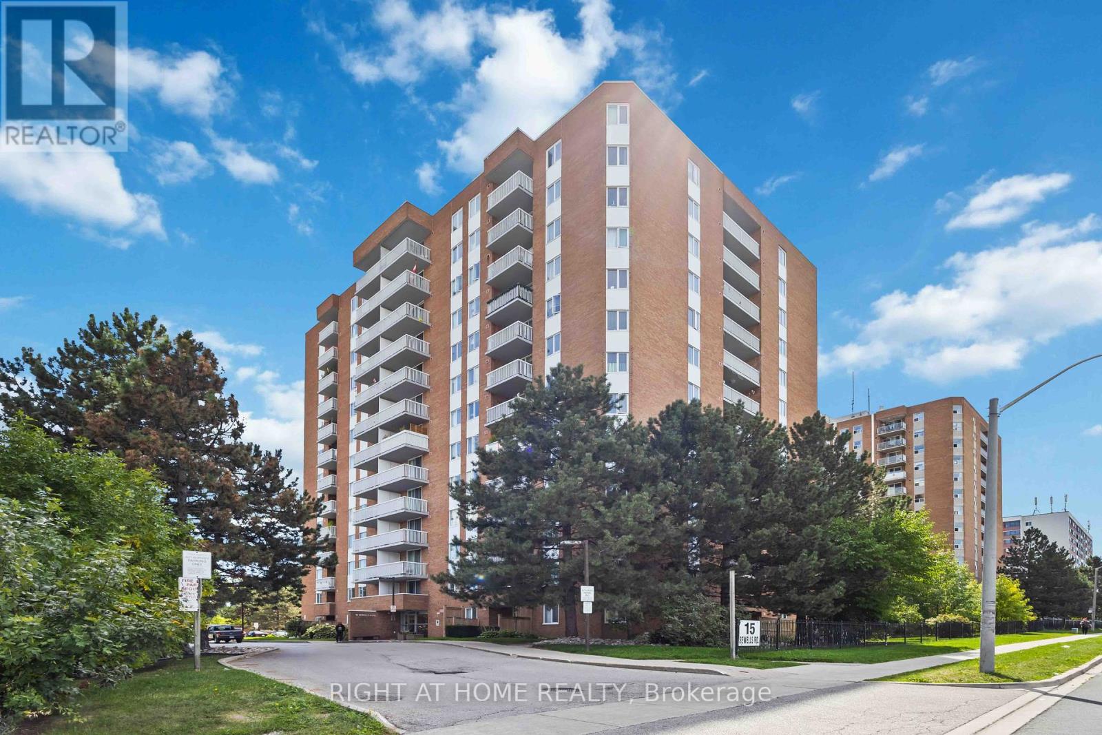 401 15 Sewells Rd S, Toronto, ON M1B 3V7