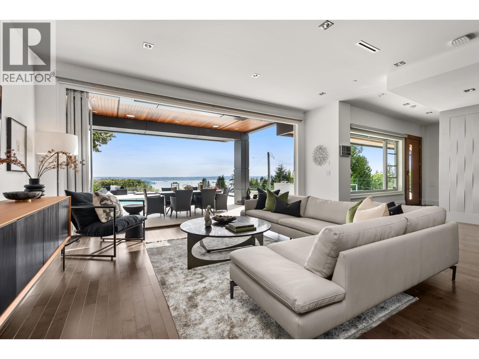 1265 Queens Ave, West Vancouver, BC V7S 2K4
