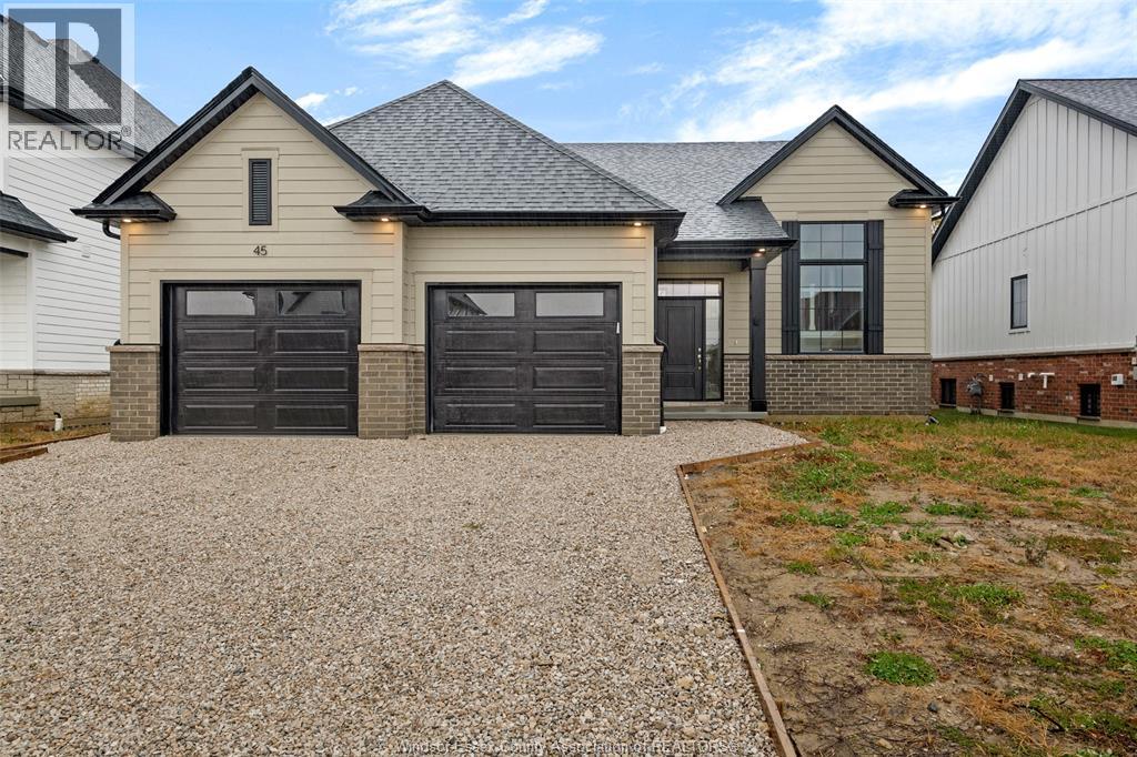 72 Graf St, Essex, ON N0R 1G0