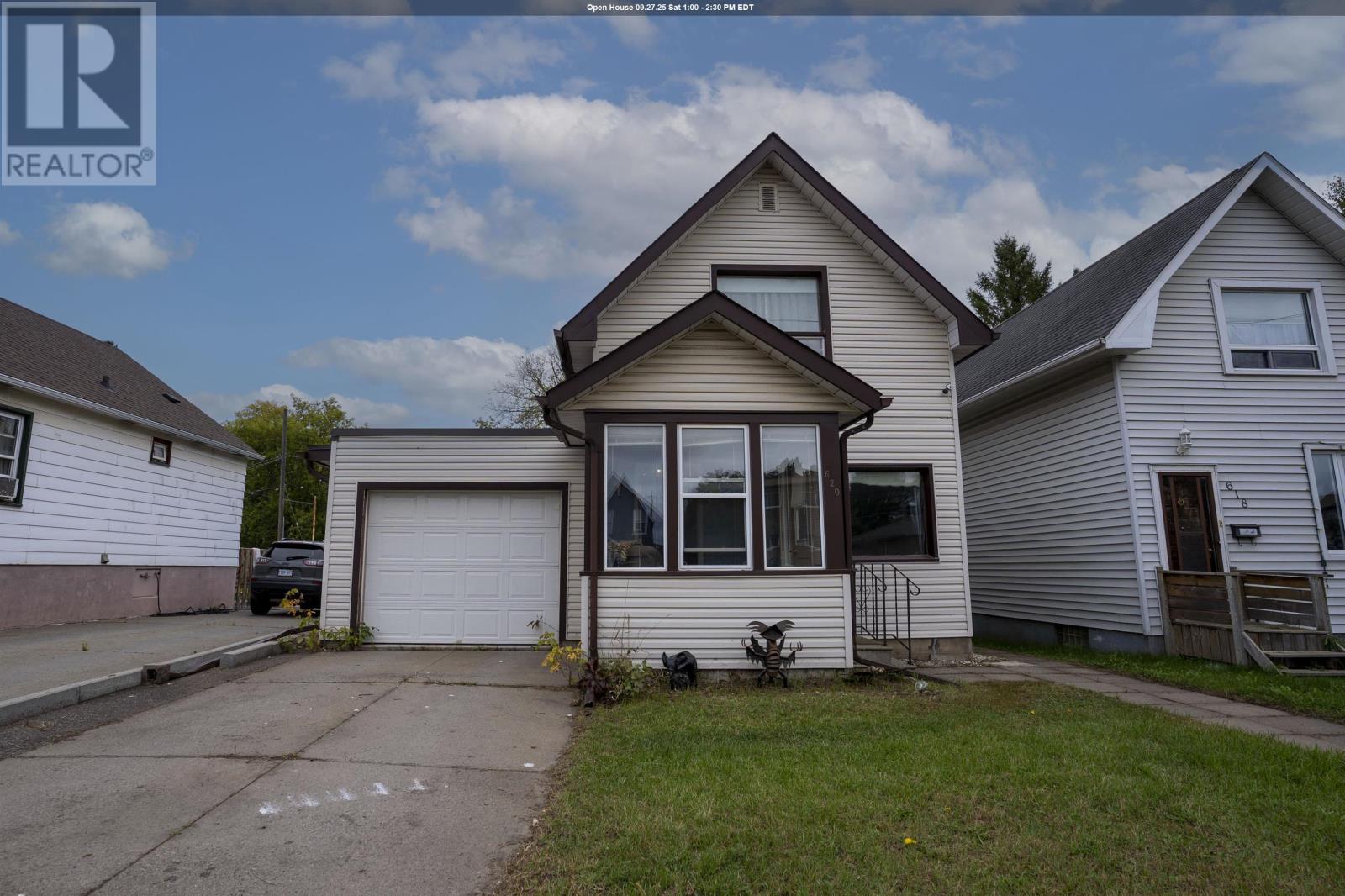 620 Vickers St N, Thunder Bay, ON P7C 4B7