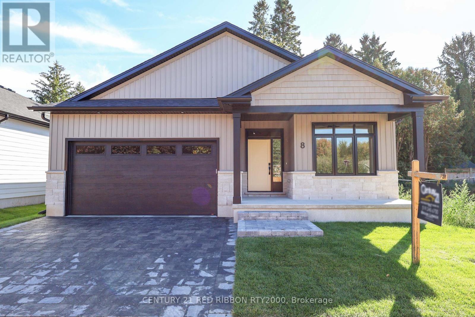 22 430 Head St N, Strathroy-Caradoc, ON N7G 2K3