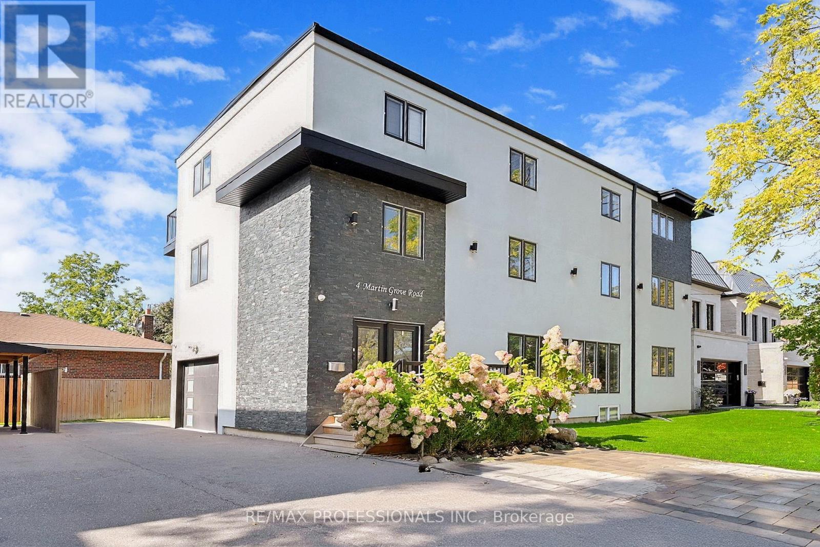 4 Martin Grove Rd, Toronto, ON M9B 4J9