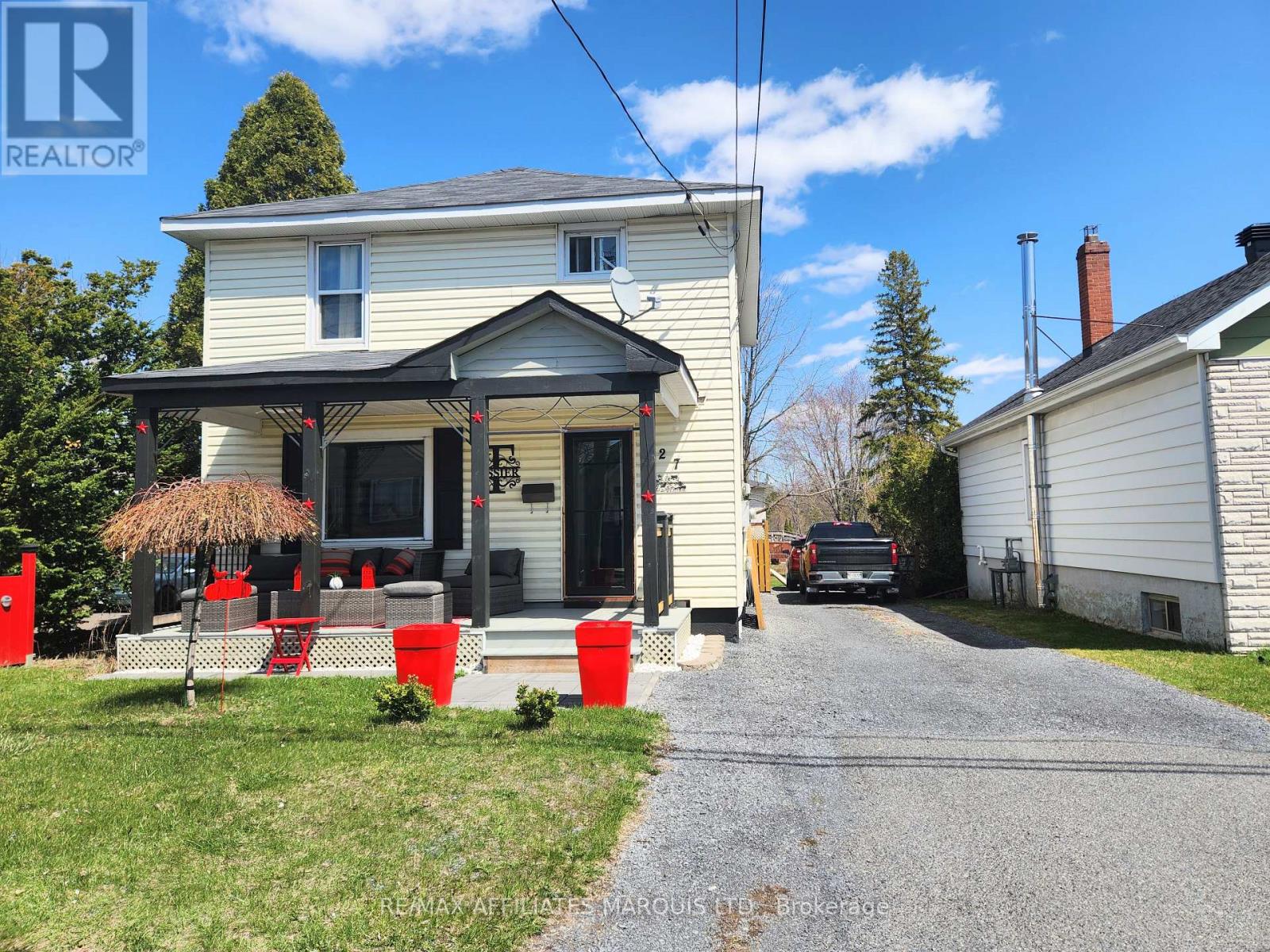 827 Amelia St, Cornwall, ON K6H 3R5