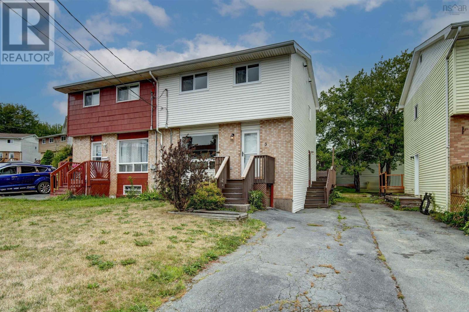 5 Greely Ct, Westphal, NS B2W 4Y1