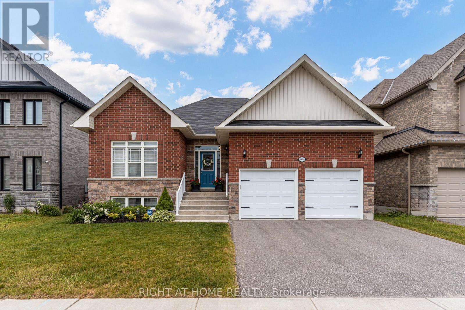 3125 Monarch Dr, Orillia, ON L3V 8K3