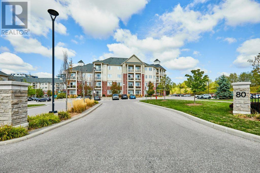 422 80 Aspen Springs Dr, Clarington, ON L1C 0V4