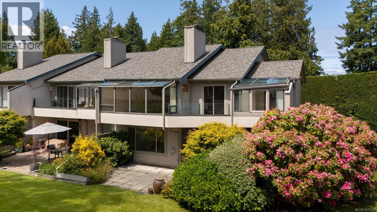2654 Lancelot Pl Unit 3 Pl, Central Saanich, BC V8M 1V3