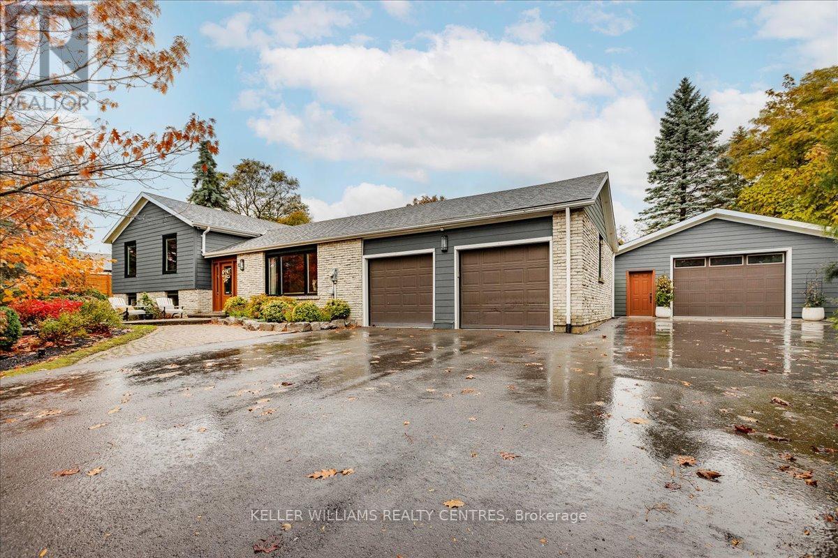 10 Patricia Pl, Georgina, ON L4P 3T9