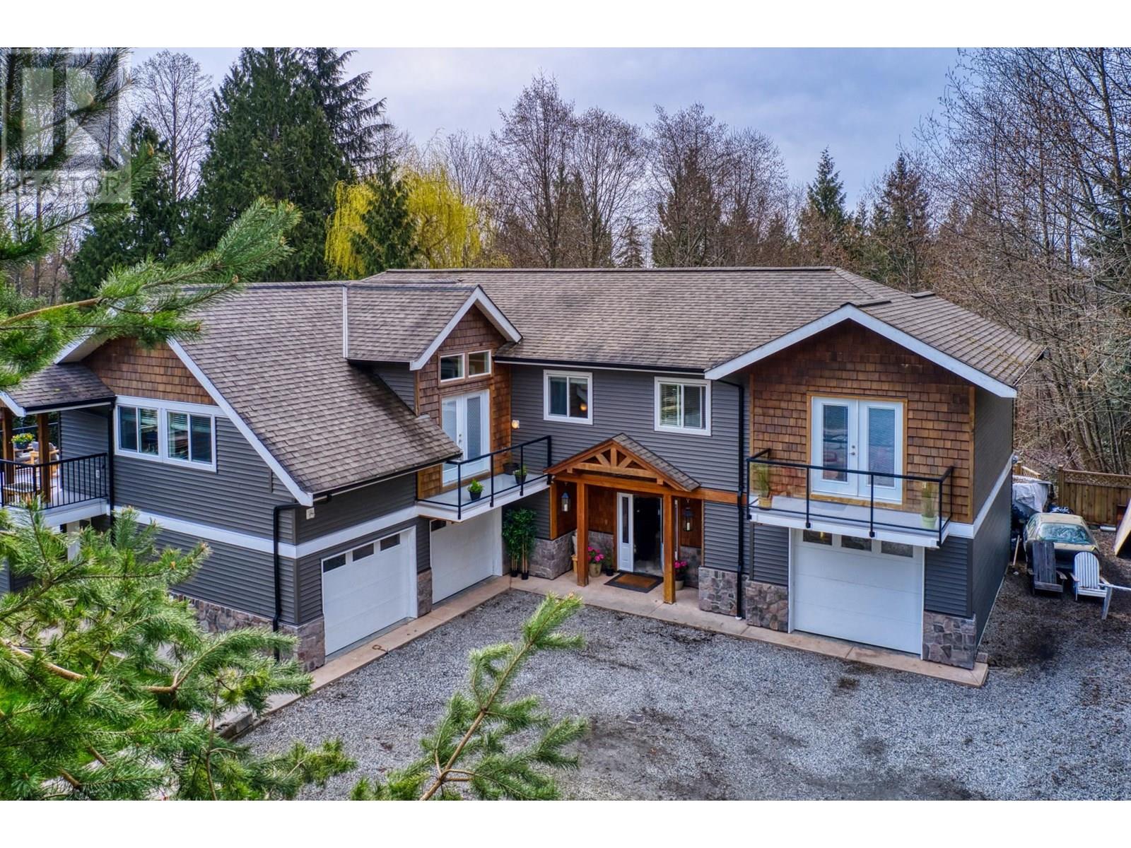 6251 Jasper Rd, Sechelt, BC V7Z 0M2