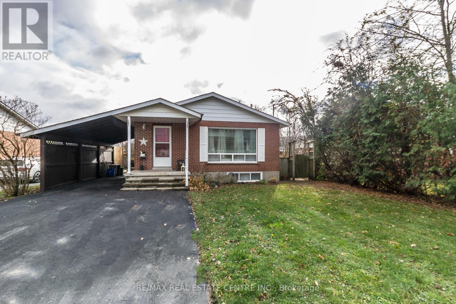 34 Milton Heights Cres, Milton, ON L9T 2W7