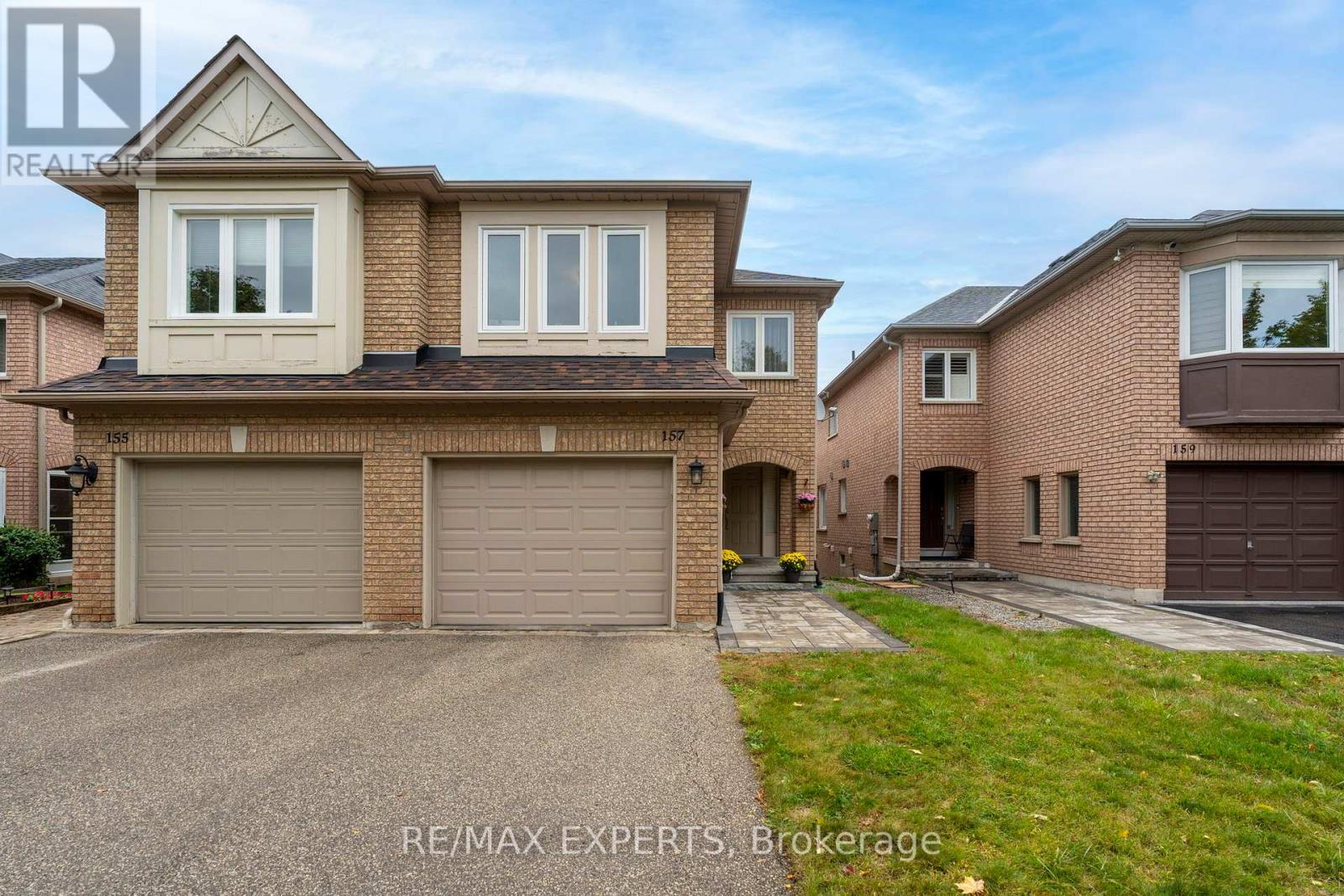 157 Primeau Dr, Aurora, ON L4G 6Z6