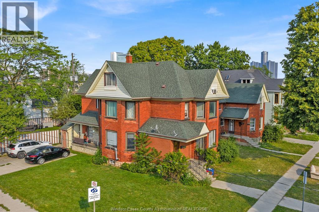 669-677 Marentette, Windsor, ON N9A 1Z3