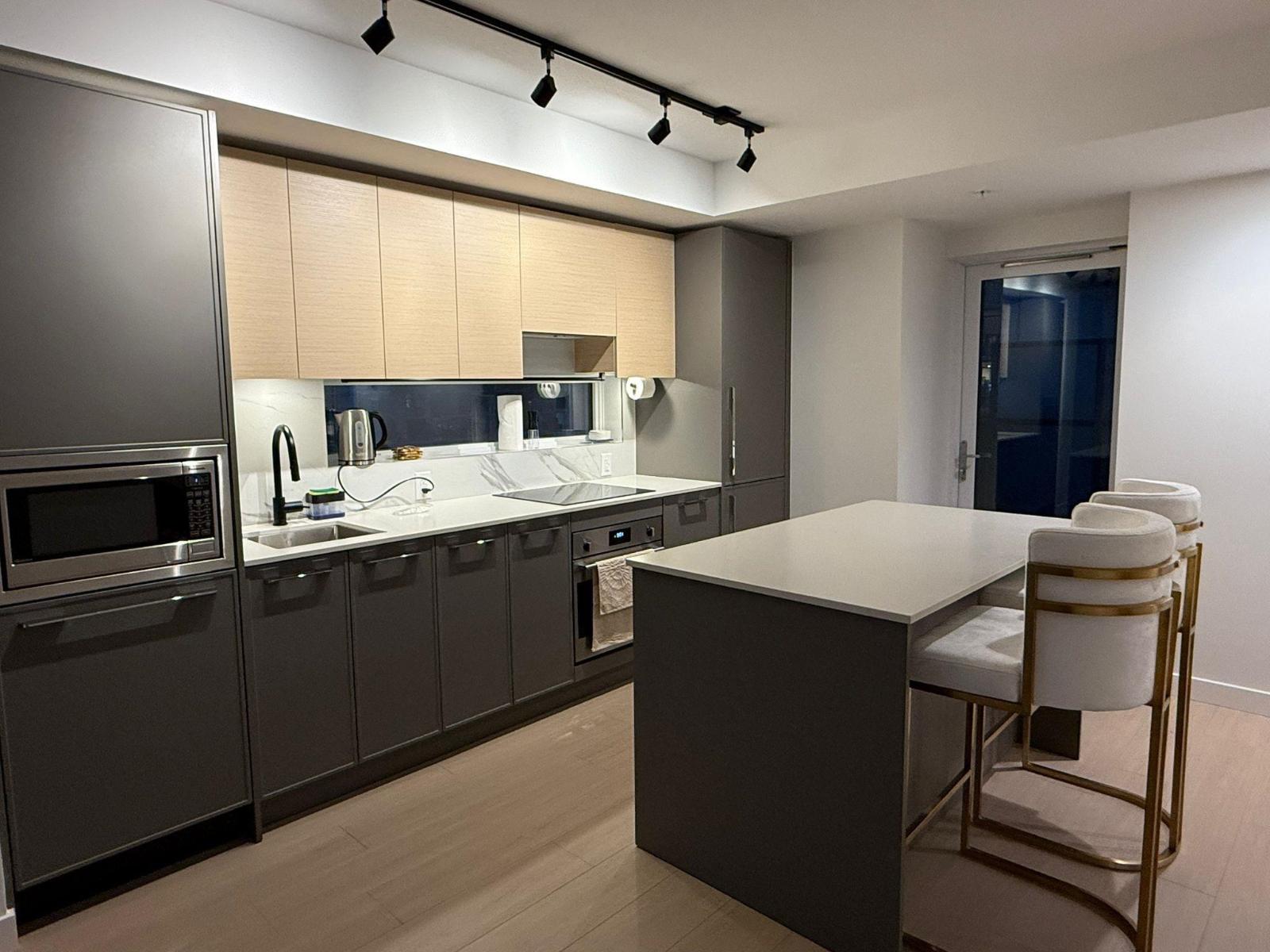 13745 George Junction Unit 1503, Surrey, BC V3T 0V8