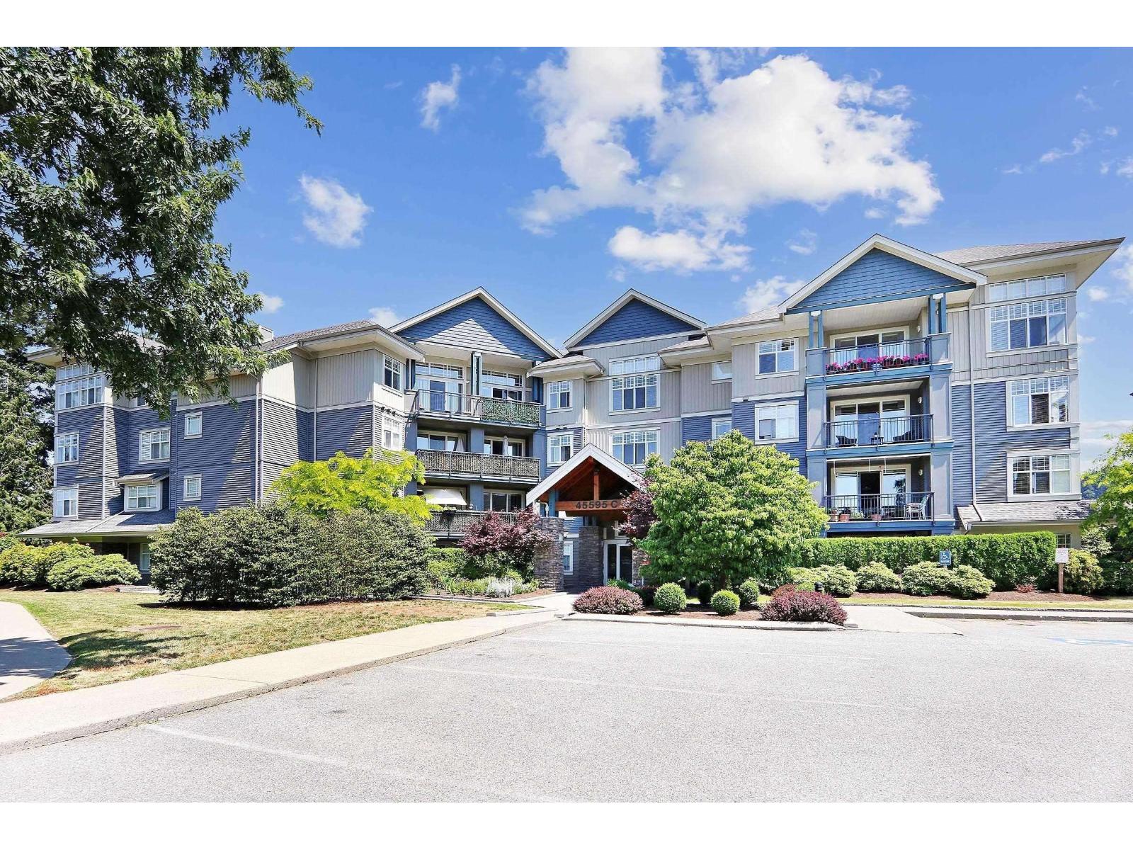 45595 Tamihi Waygarrison Crossing Unit 303c, Chilliwack, BC V2R 0G3