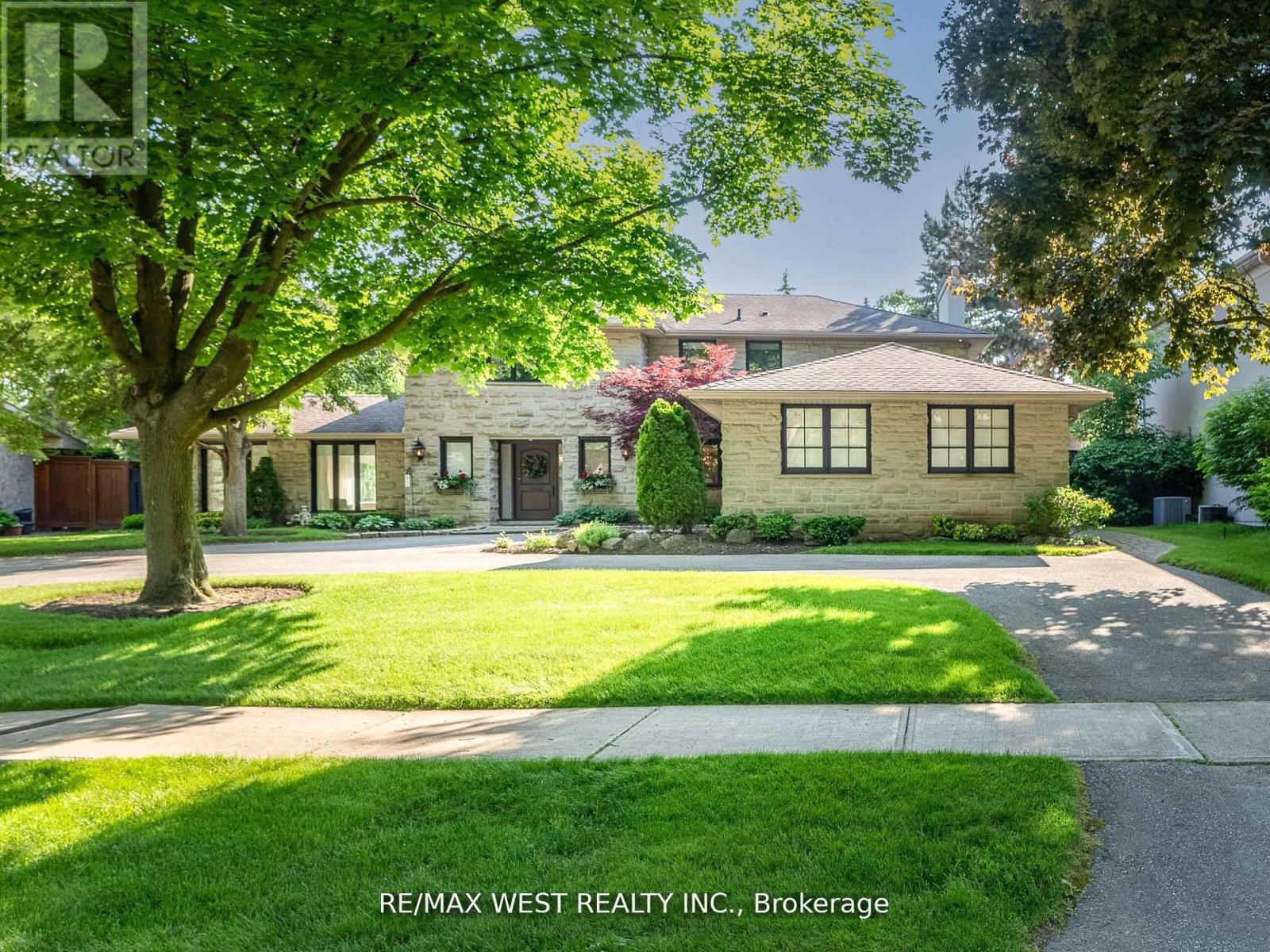 57 Edenvale Cres, Toronto, ON M9A 4A5