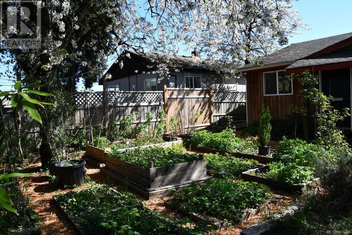 1911 19 Avenue Ave #1911, Campbell River, BC V9W 4M8