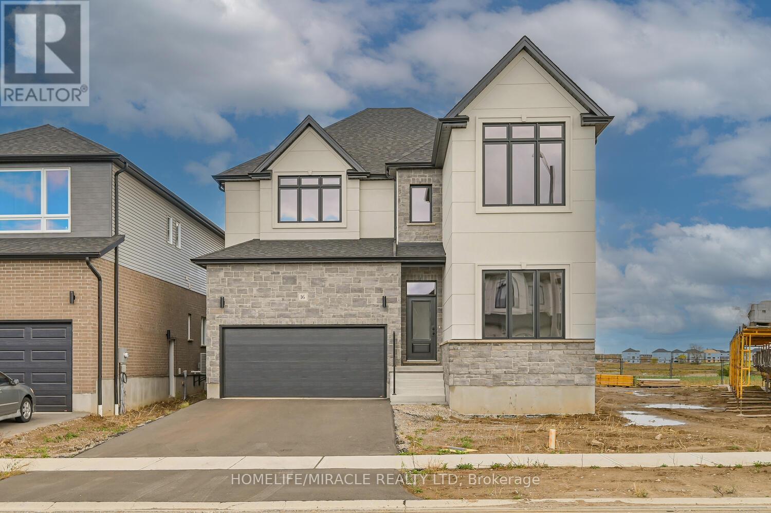 16 Munn Cres, Brant Paris, ON N3L 0N3