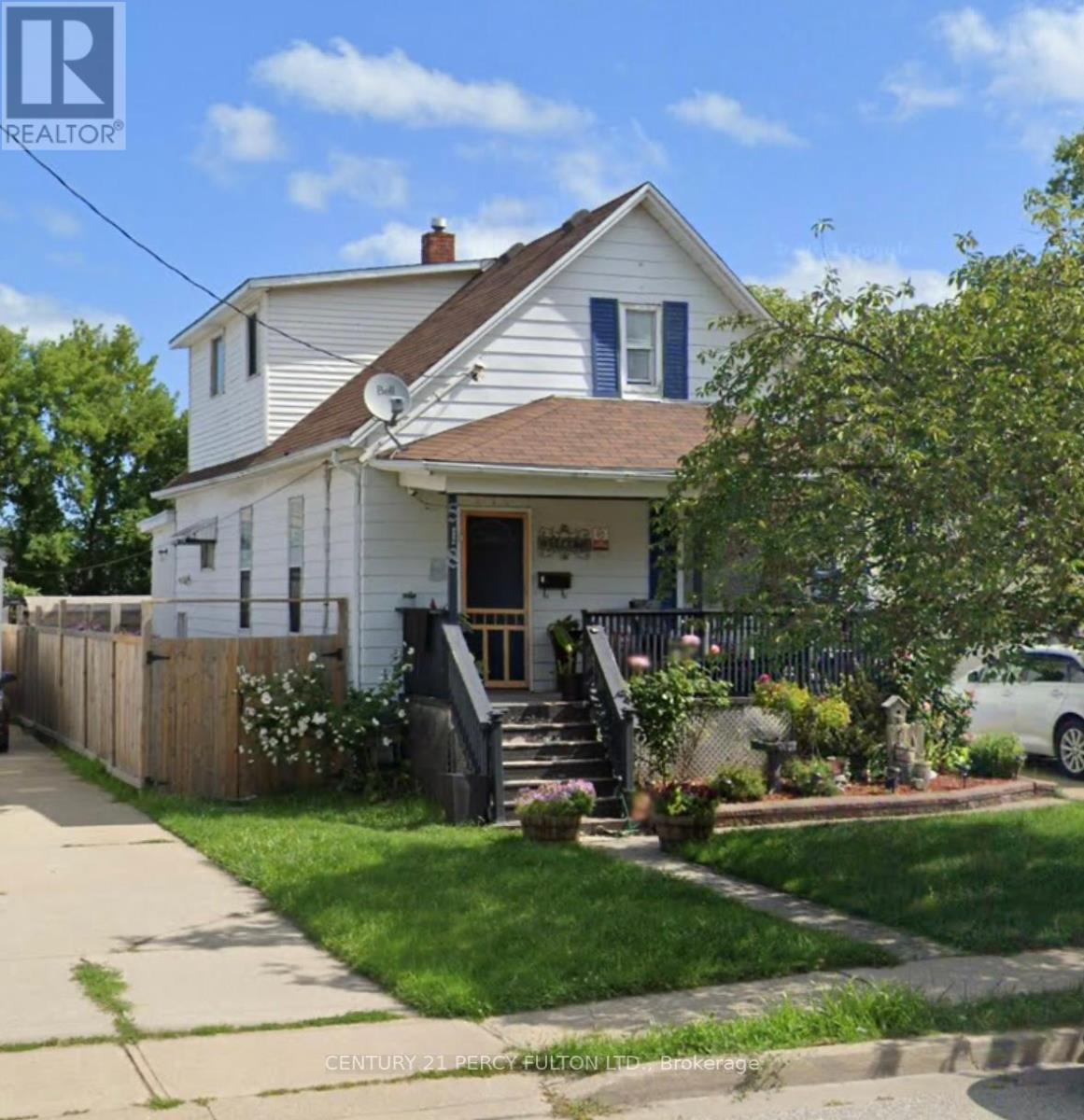 518 George St, Sarnia, ON N7T 4P9