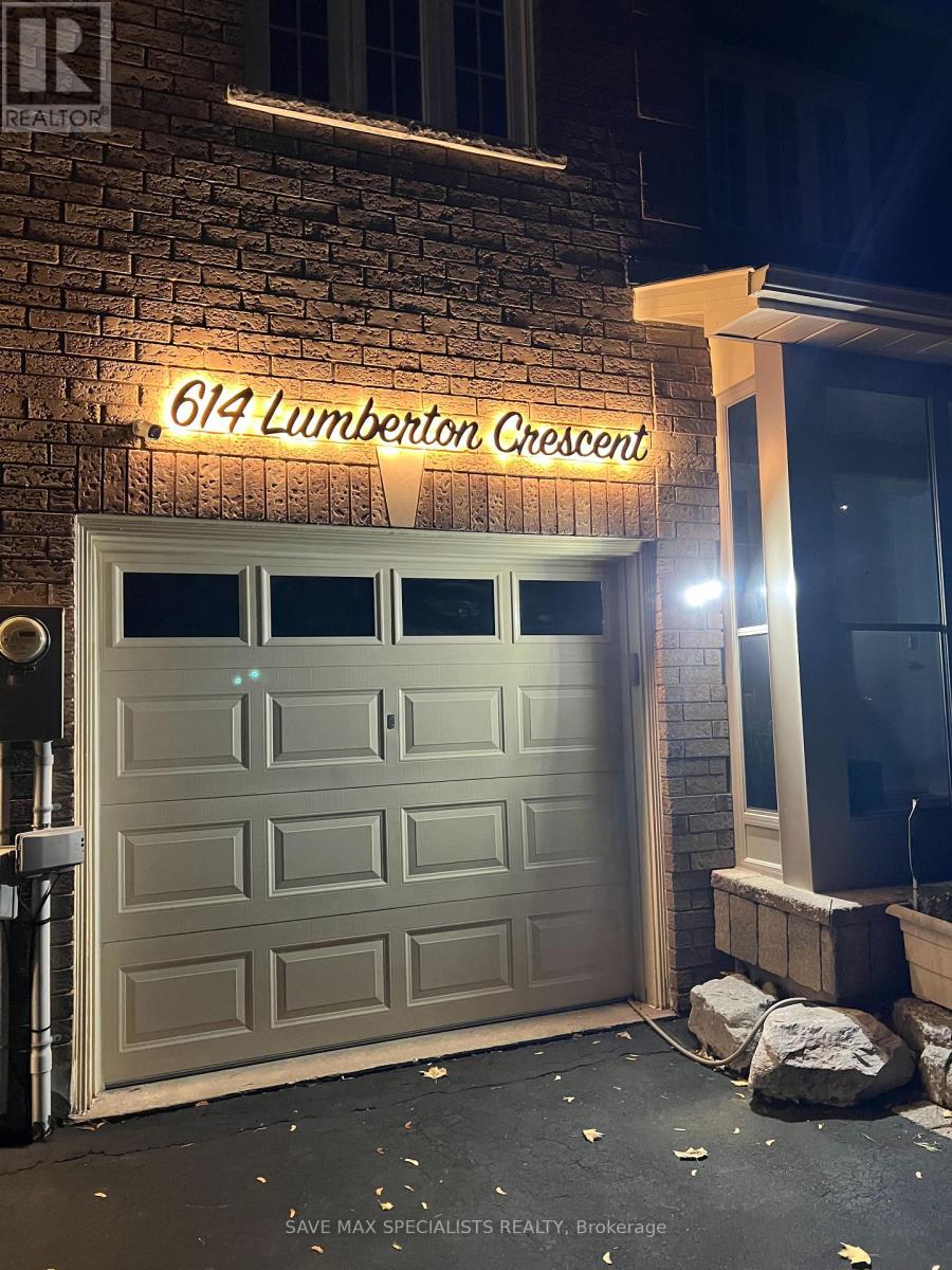 614 Lumberton Cres, Mississauga Hurontario, ON L4Z 3Z5