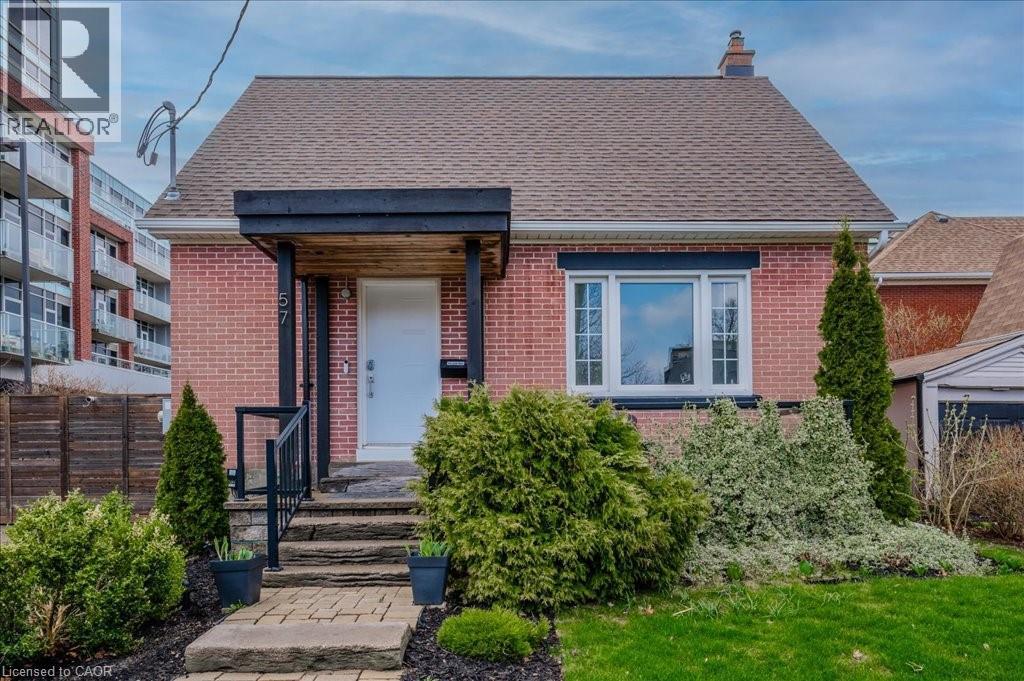57 Peppler St, Waterloo, ON N2V 0E7