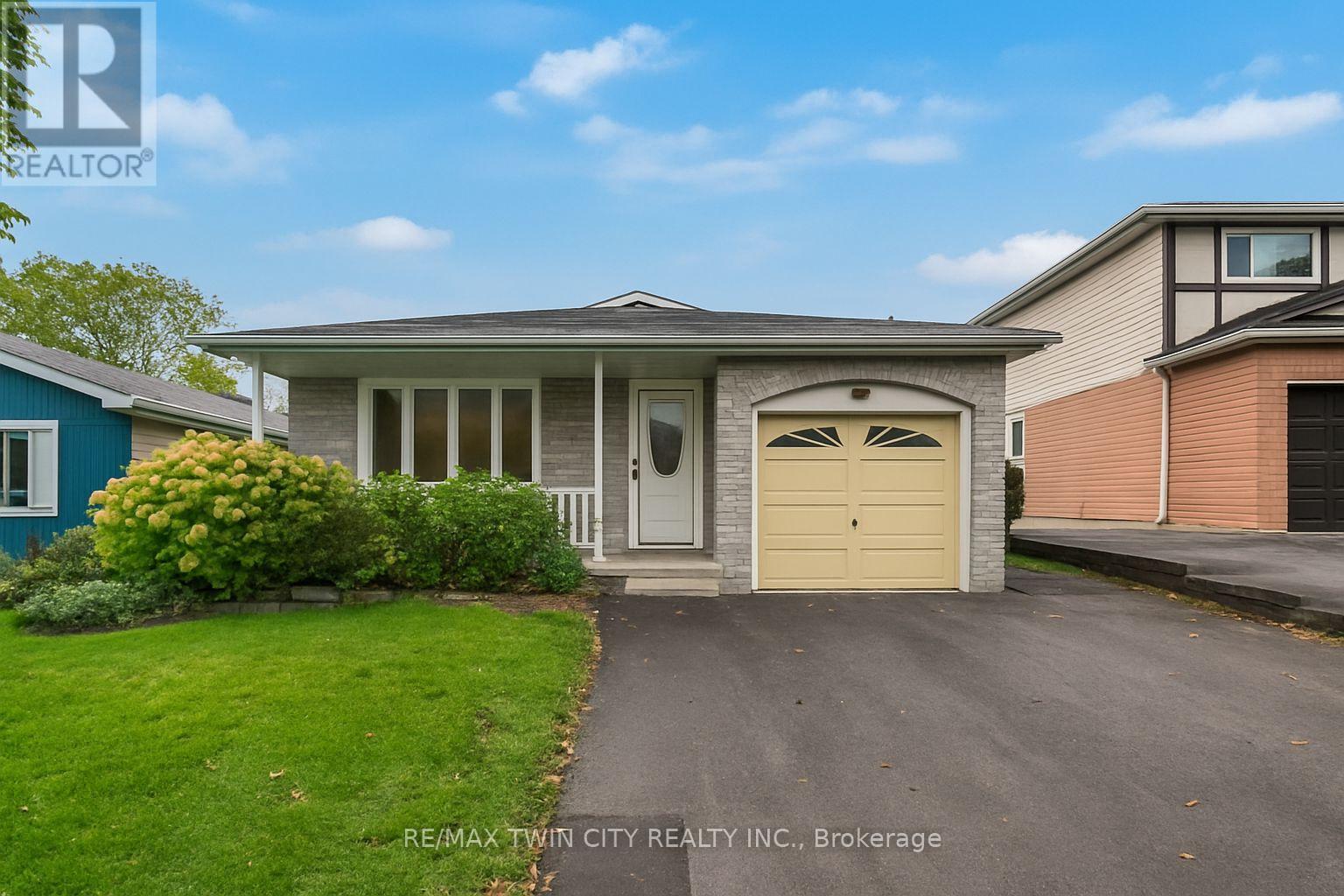 88 Glen Lake Cres, Kitchener, ON N2N 1C5