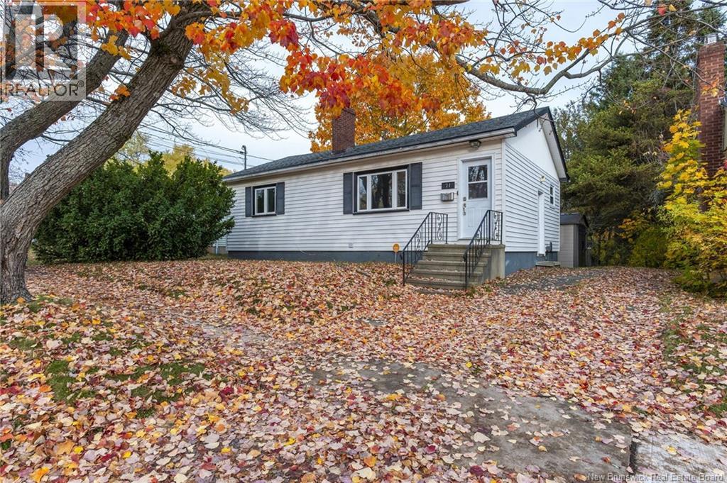 21 Garfield, Moncton, NB E1C 3Y4