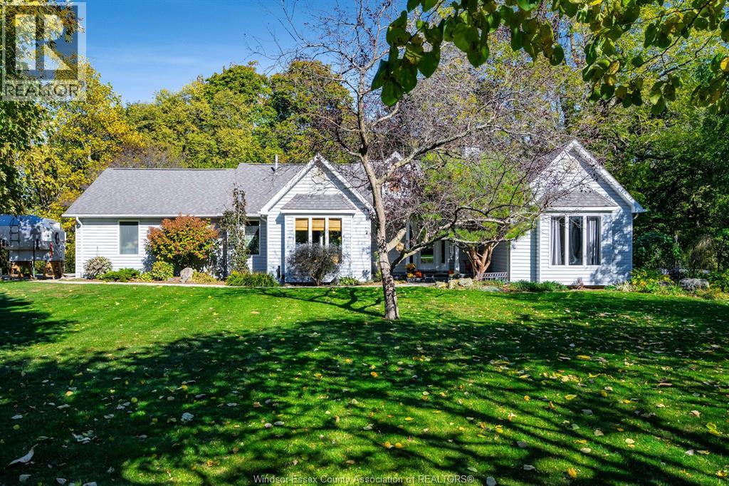 1126 Campbell Ln, Kingsville, ON N9Y 2G4