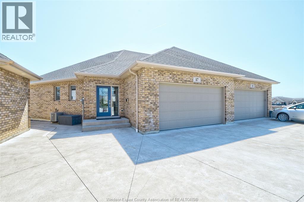 17 Mettawas Ln, Kingsville, ON N9Y 0A2