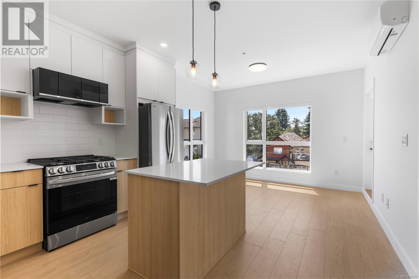 2629 Millstream Rd Unit 320 Rd, Langford, BC V9B 3R8