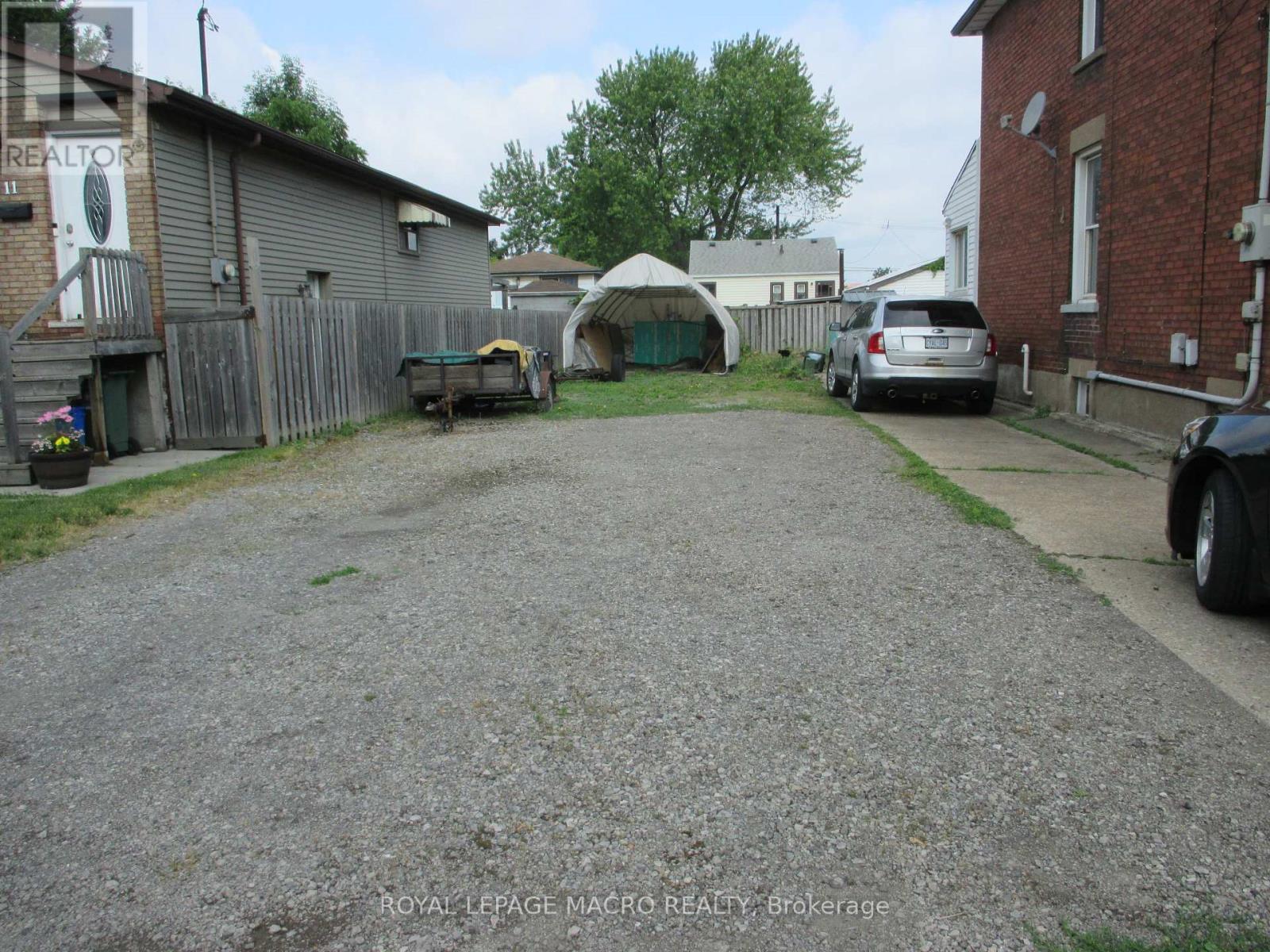 15 Bayfield Ave, Hamilton, ON L8H 3M5