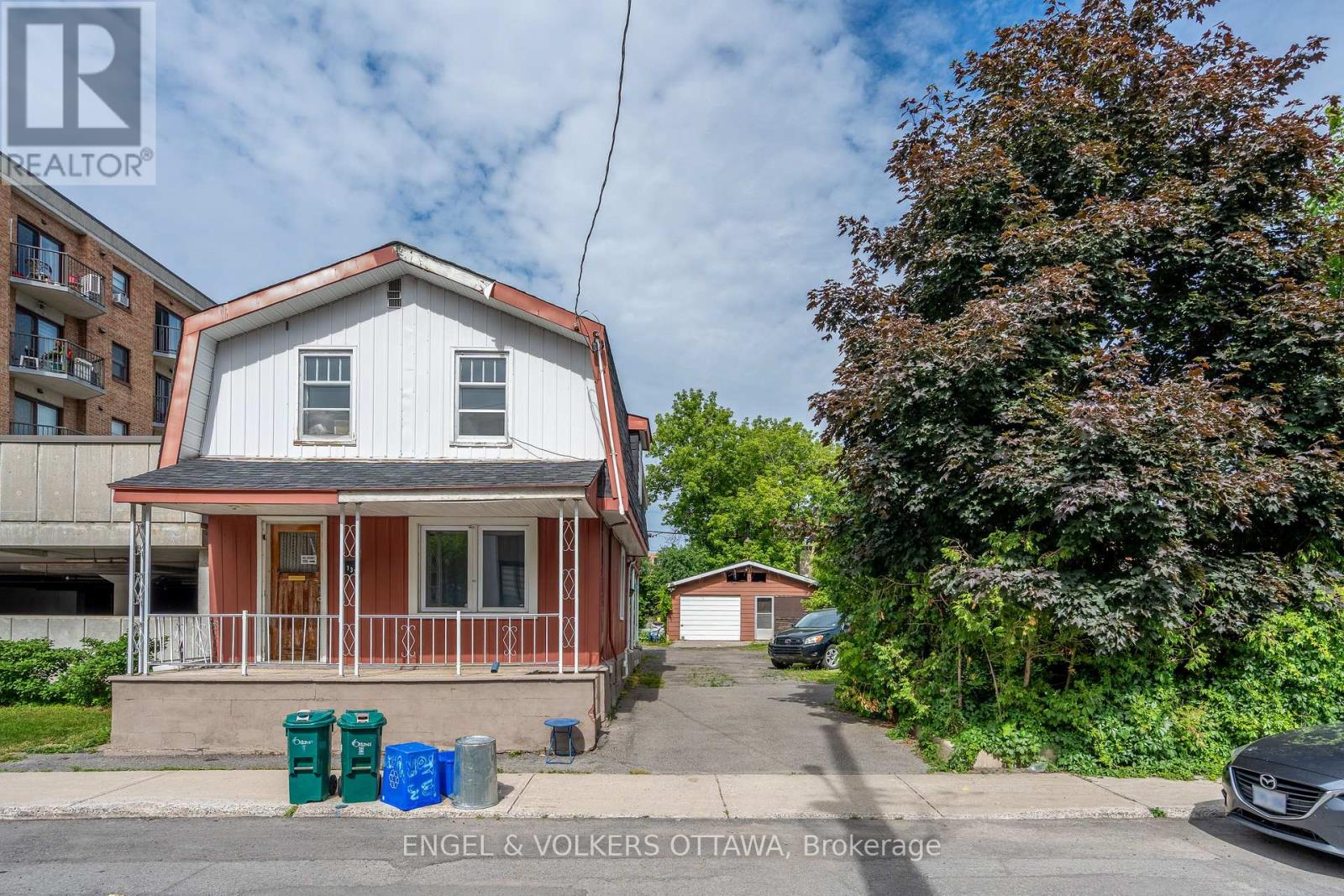 133 Forward Ave, Ottawa, ON K1Y 1K8