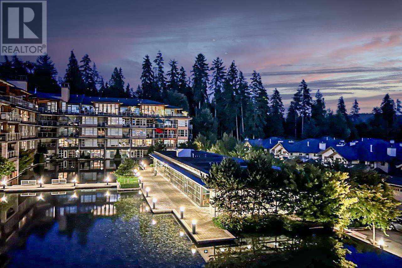 3602 Aldercrest Drive Unit 305, North Vancouver, BC V7G 0A2